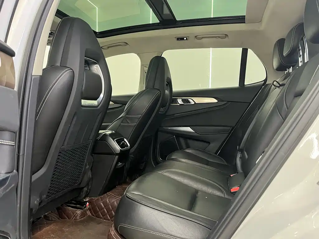 Lynk & Co 01 2017 2.0T FWD Pro