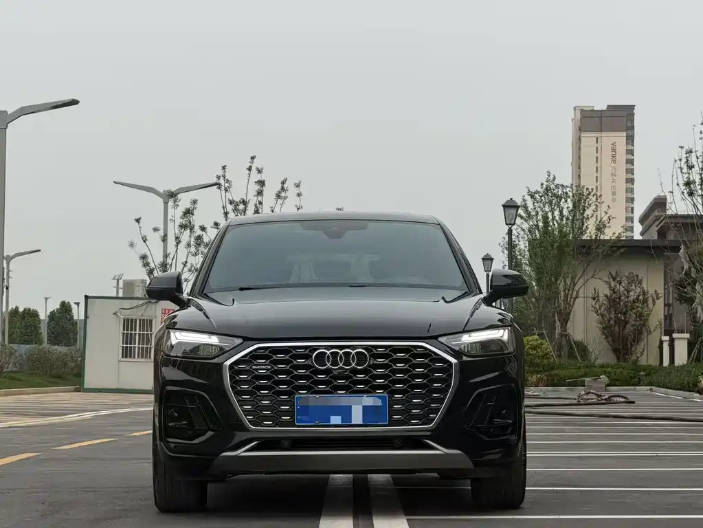 Audi Q5L Sportback 2022 40 TFSI RS Kit Speed Edition