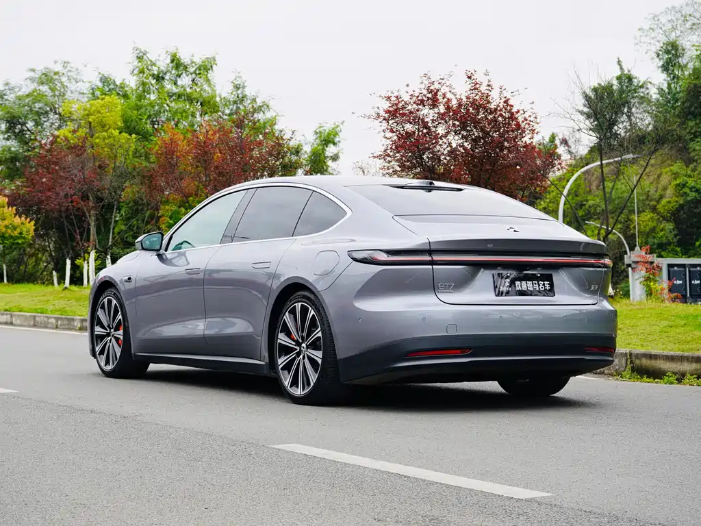 NIO ET7