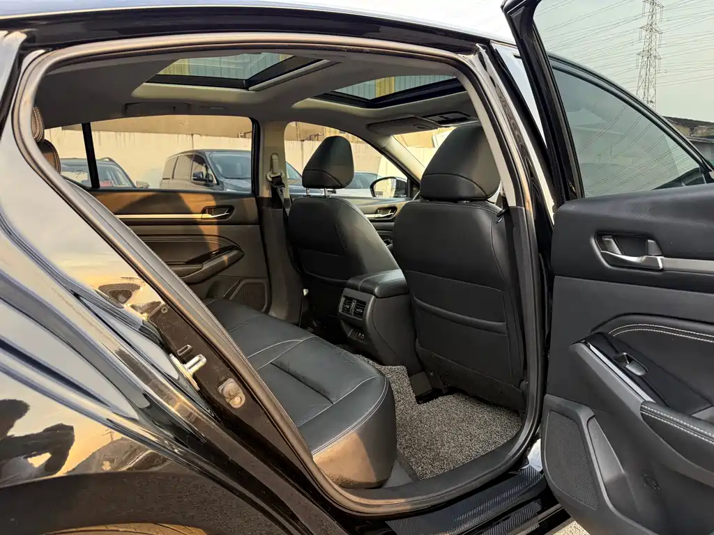 Nissan Altima 2021 2.0L XL Upper AD1 Intelligent Driving Pilot Edition