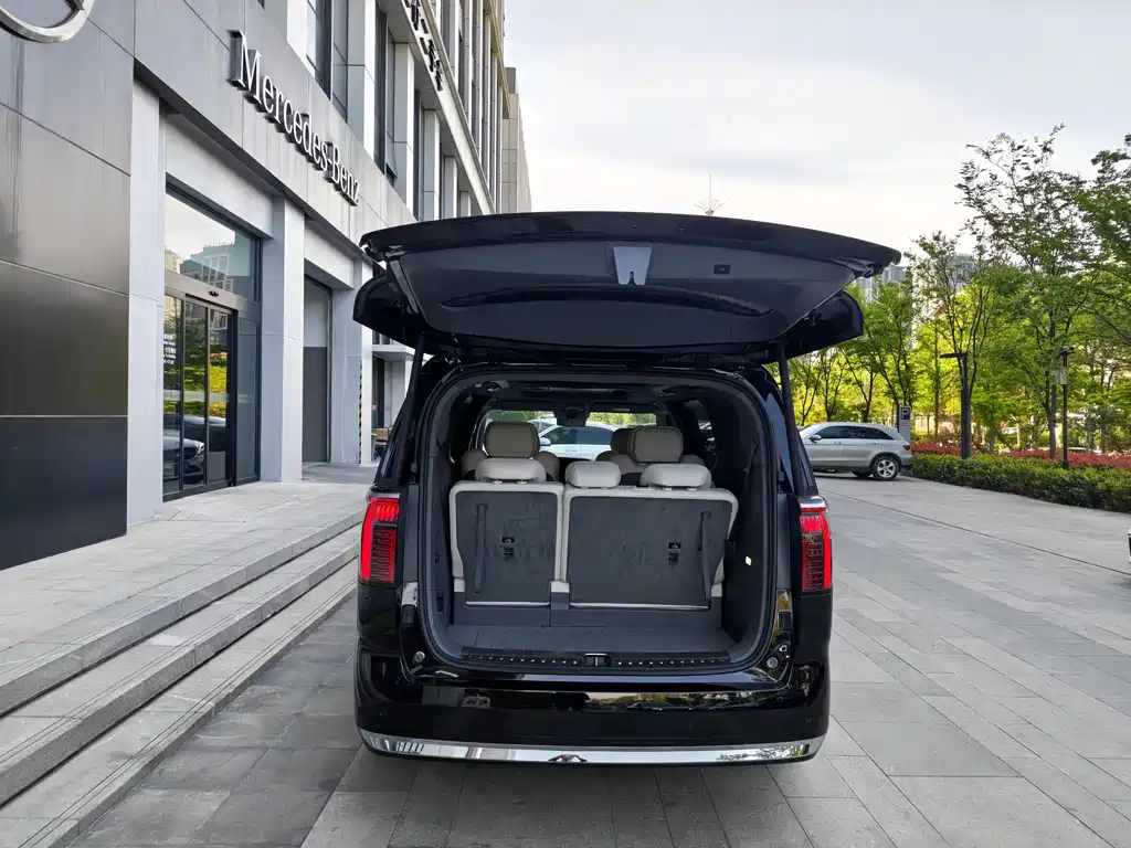 Zeekr 009 2024 7-Seater Aisle Edition AWD 108kWh