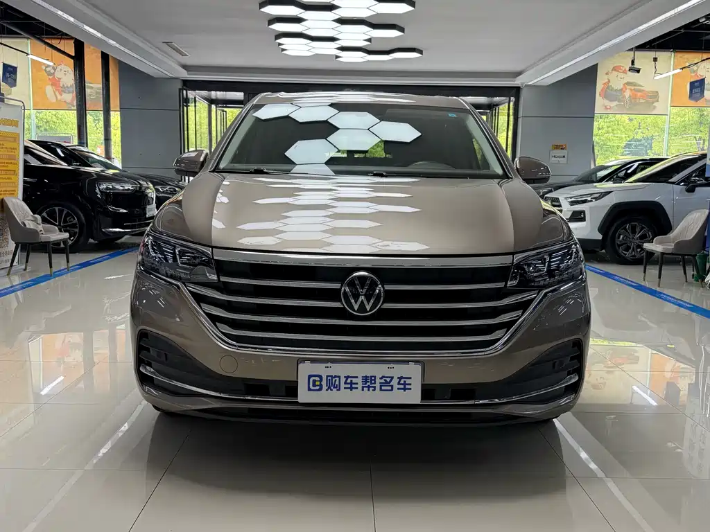 Viloran 2020 330TSI Luxury Edition