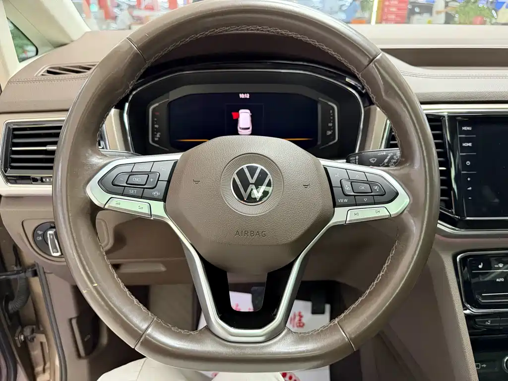 Viloran 2020 330TSI Luxury Edition