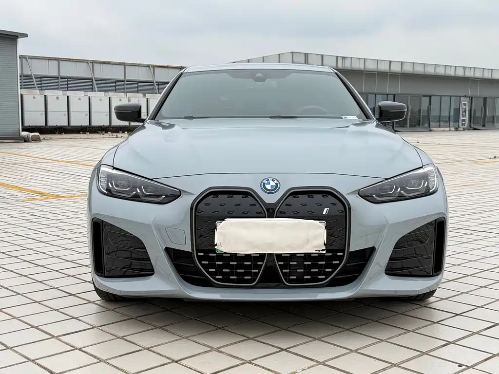 BMW i4 2023 eDrive40