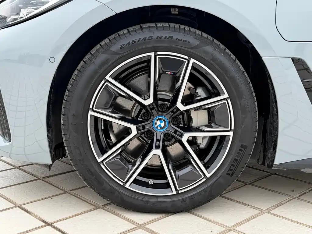 BMW i4 2023 eDrive40
