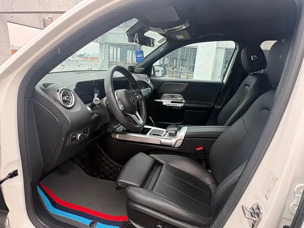 Mercedes-Benz GLB 200 2021