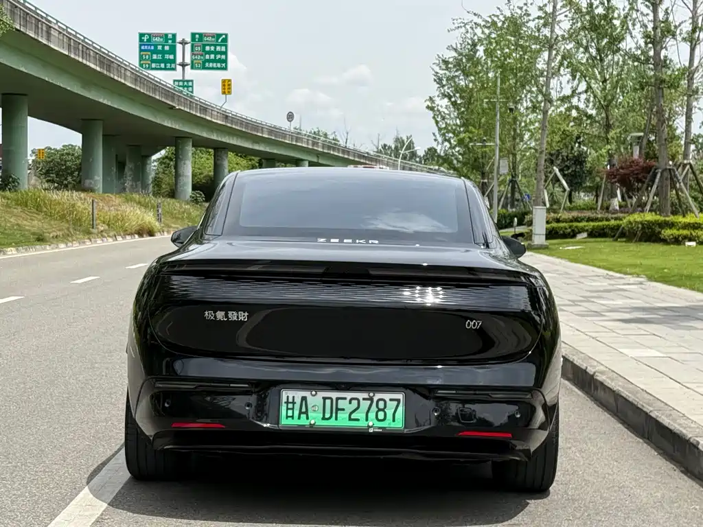 Zeekr 007 2025 RWD Intelligent Driving Edition 75kWh