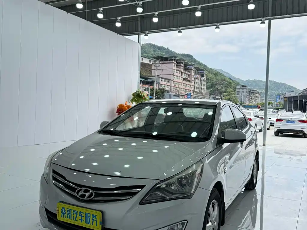 Hyundai Verna 2014 1.4L Manual GLS