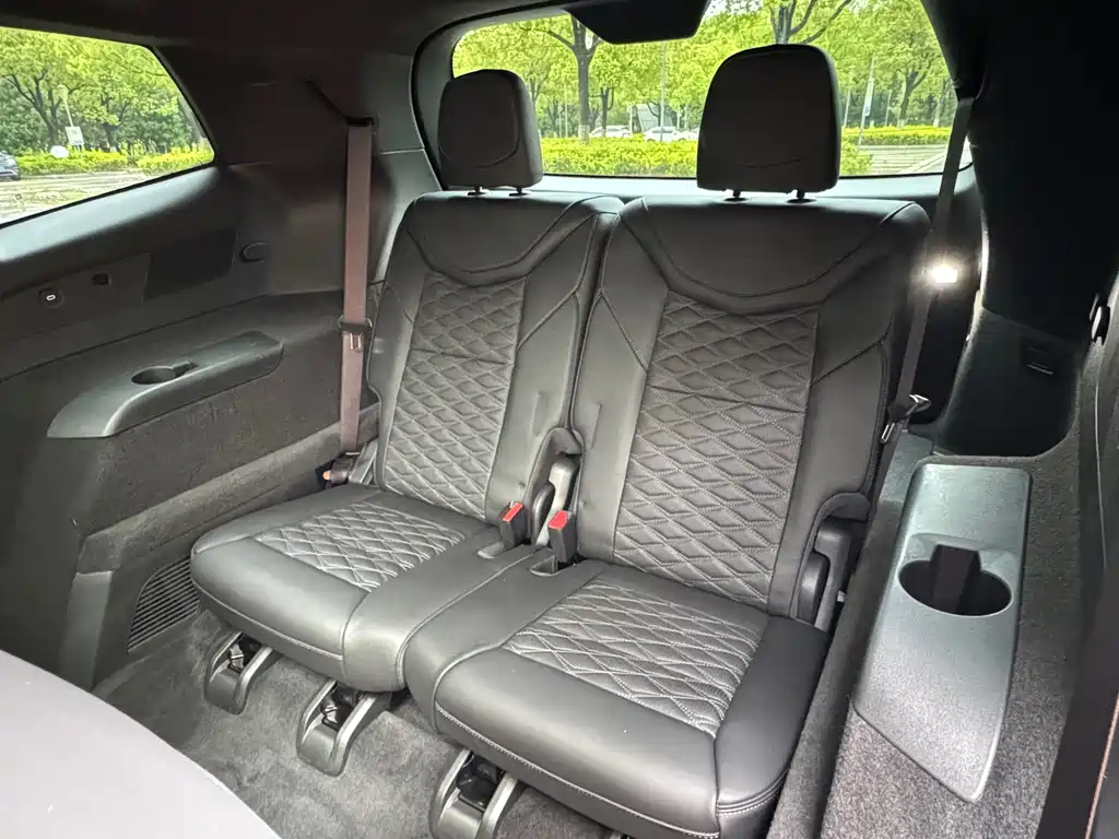 2025 Cadillac XT6 2.0T AWD 6-Seater Platinum Executive Black Label Edition