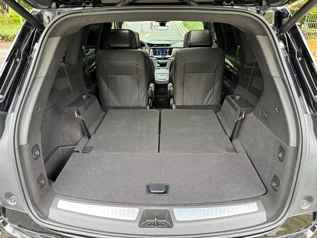 2025 Cadillac XT6 2.0T AWD 6-Seater Platinum Executive Black Label Edition