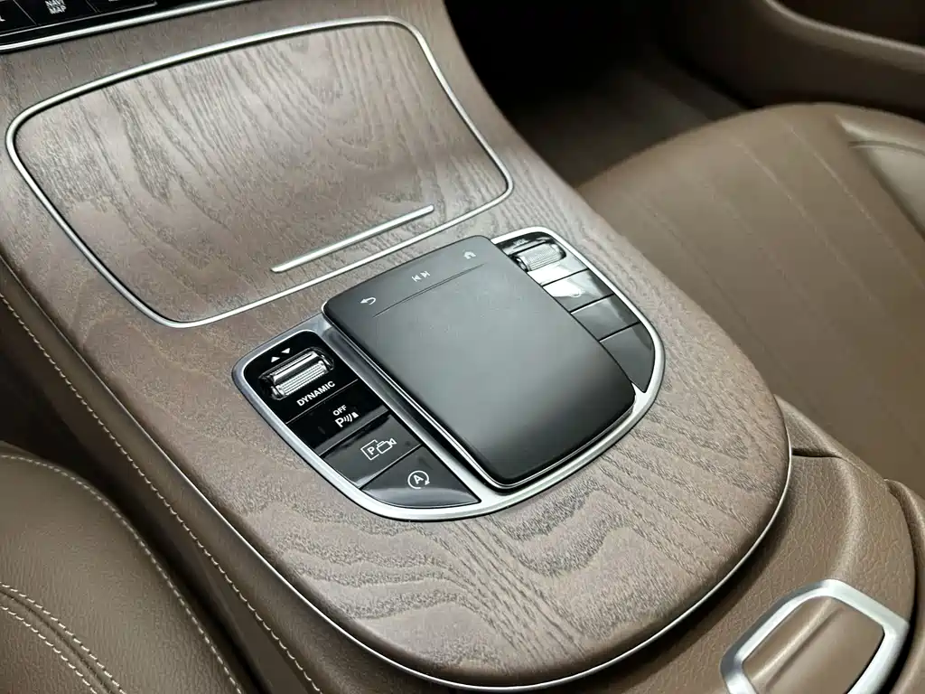 Mercedes-Benz E-Class 2023 E 300 L Fashion