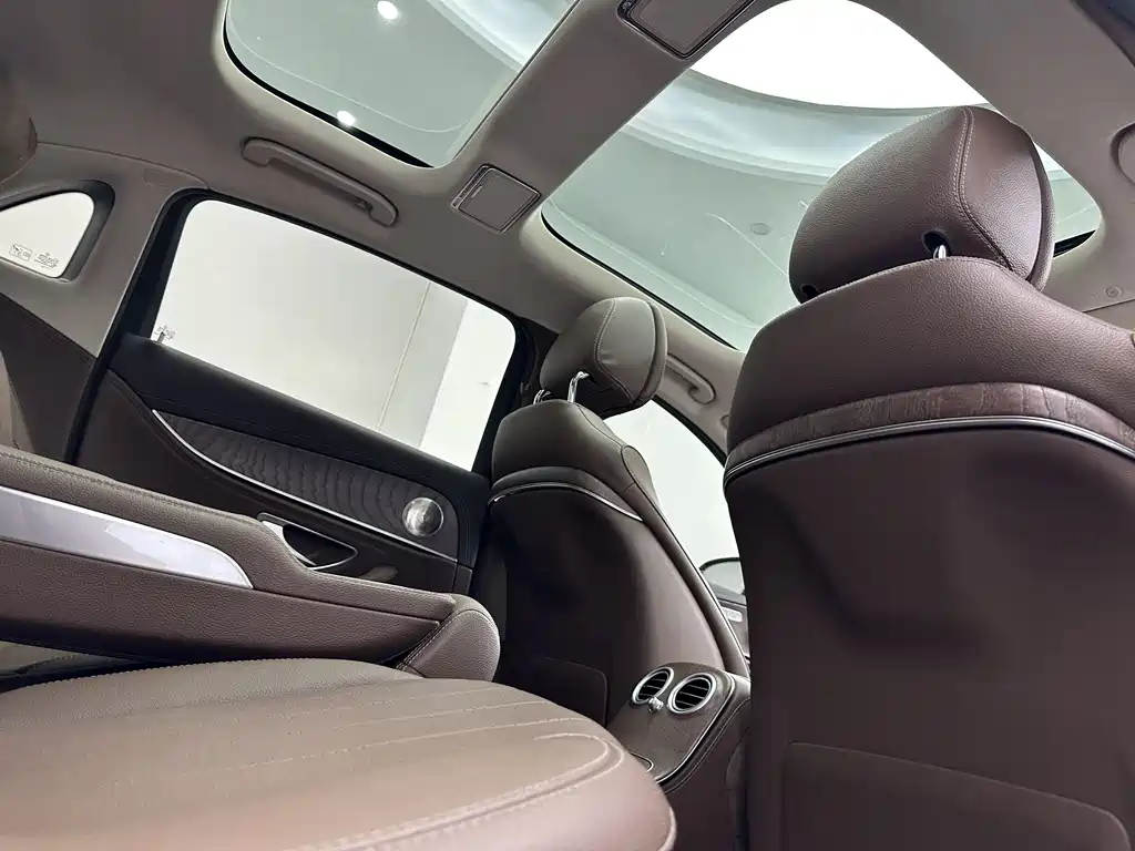 Mercedes-Benz E-Class 2023 E 300 L Fashion