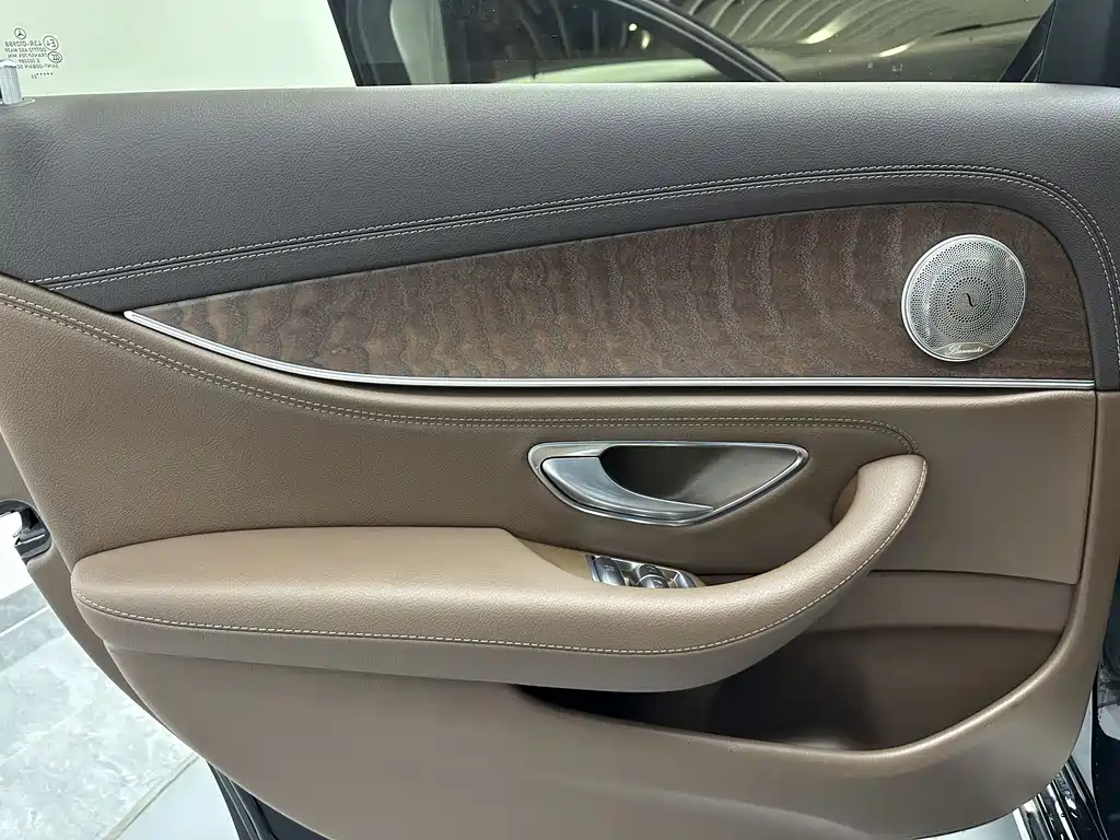 Mercedes-Benz E-Class 2023 E 300 L Fashion