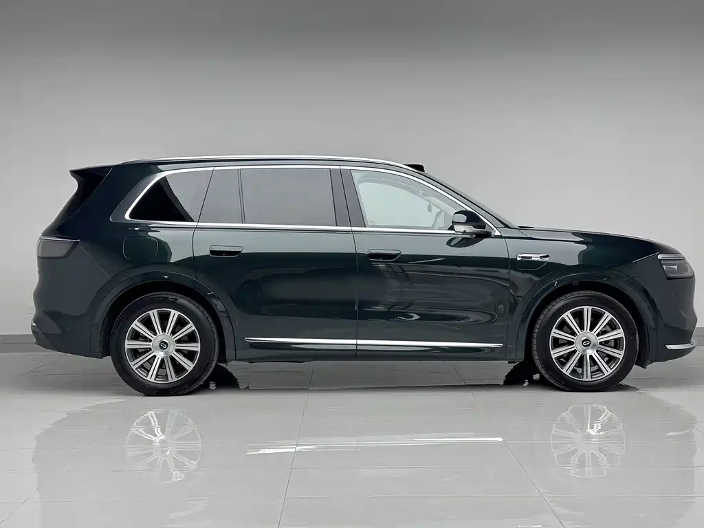 AITO M8 2025 EREV Max+ 53.4kWh 6-Seater with 192-Line LiDAR