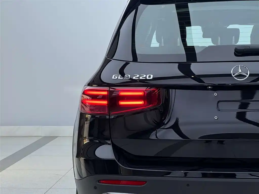 Mercedes-Benz GLB 2024 Facelift GLB 220 Dynamic