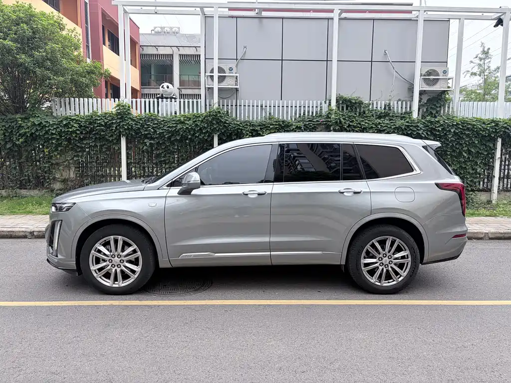 Cadillac XT6 2022 2.0T AWD Luxury 6-Seater