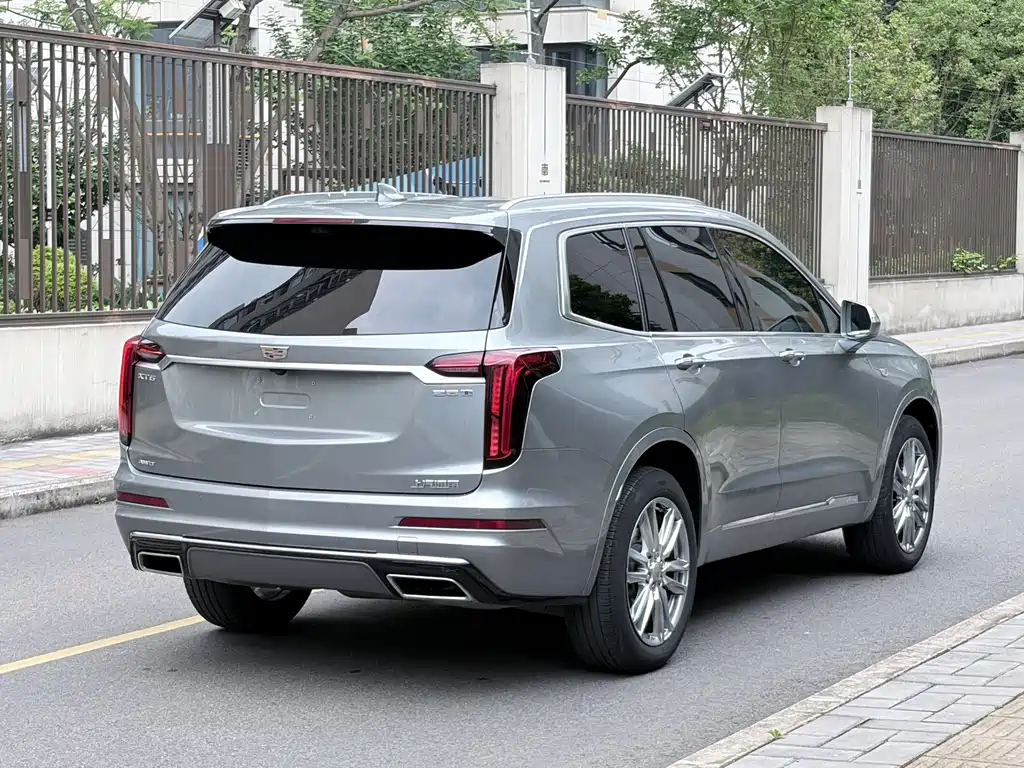 Cadillac XT6 2022 2.0T AWD Luxury 6-Seater