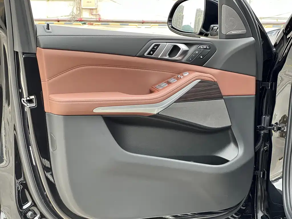 BMW X7 2024 xDrive40i Leading Edition Luxury Package