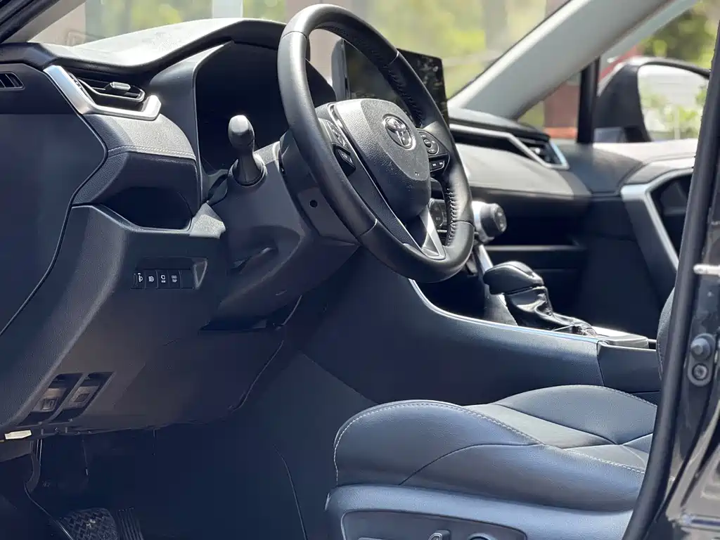 Toyota Wildlander 2023 2.0L CVT FWD Luxury PLUS Edition