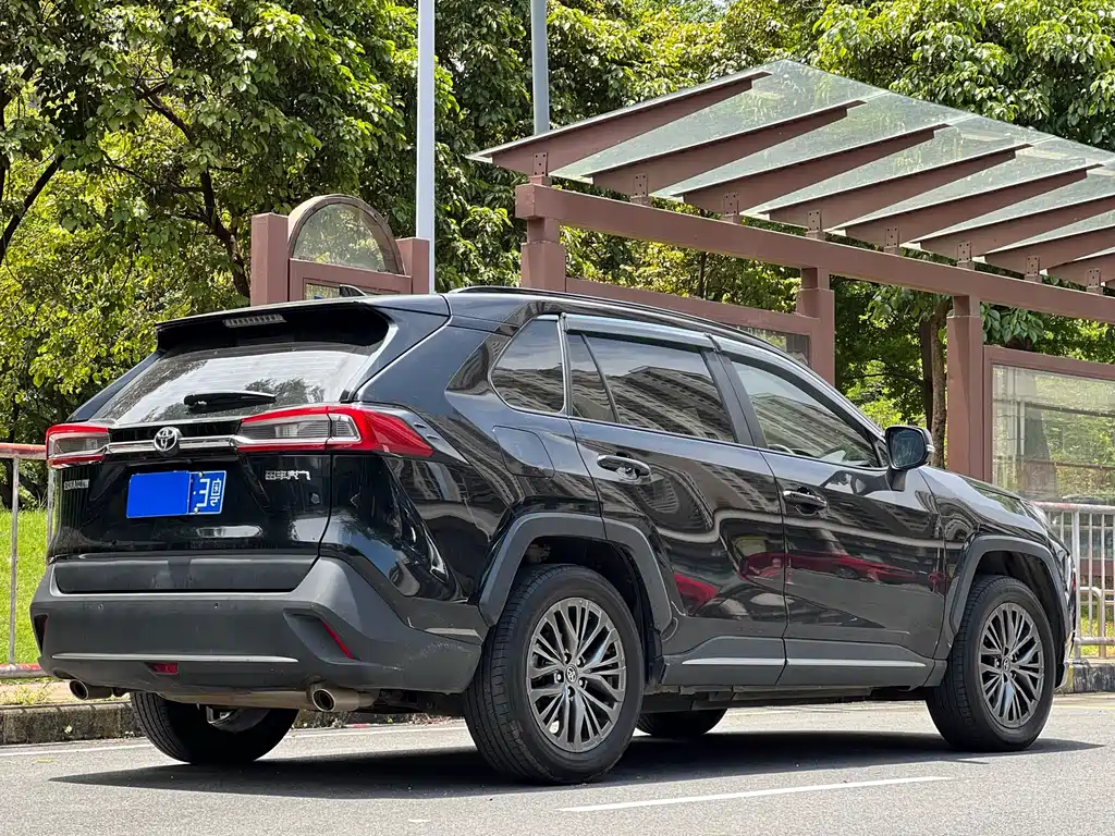 Toyota Wildlander 2023 2.0L CVT FWD Luxury PLUS Edition