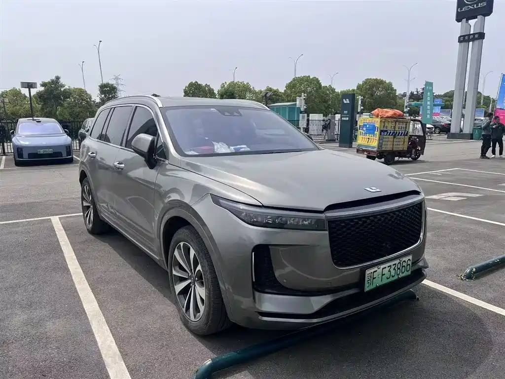 Li ONE 2020 Extended Range 6-Seat
