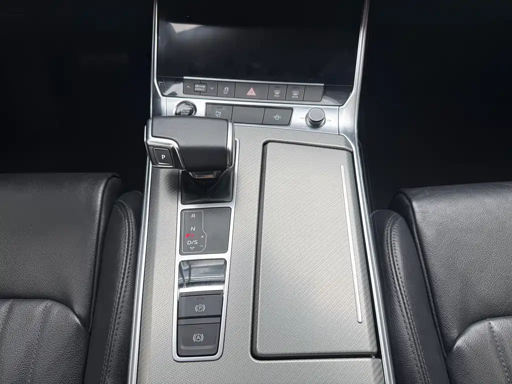 Audi A6L 2022 45 TFSI quattro Zhenxuan Zhiya Edition
