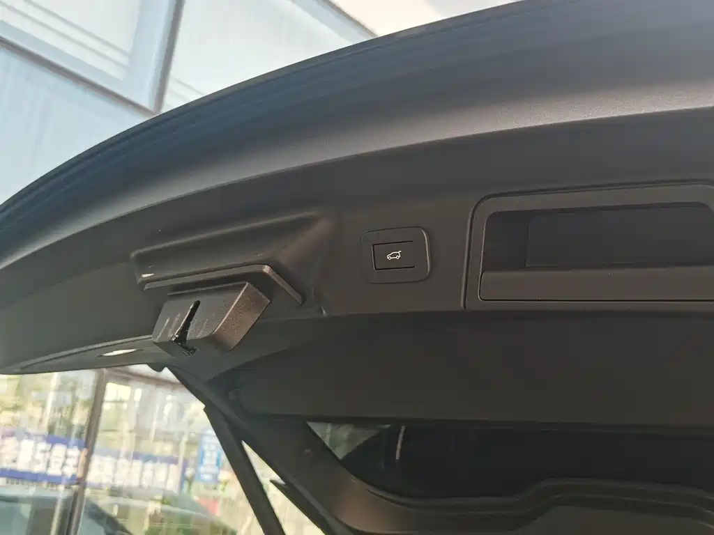 Range Rover Velar 2025 S