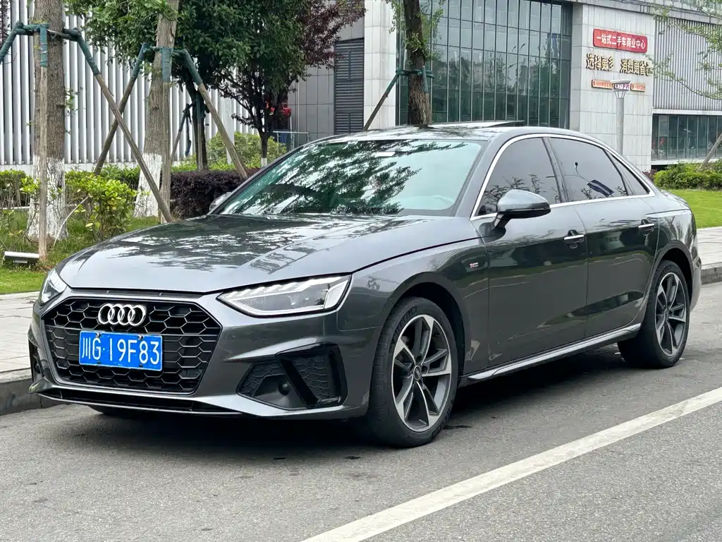 Audi A4L 2022 40 TFSI Fashion Dynamic Edition