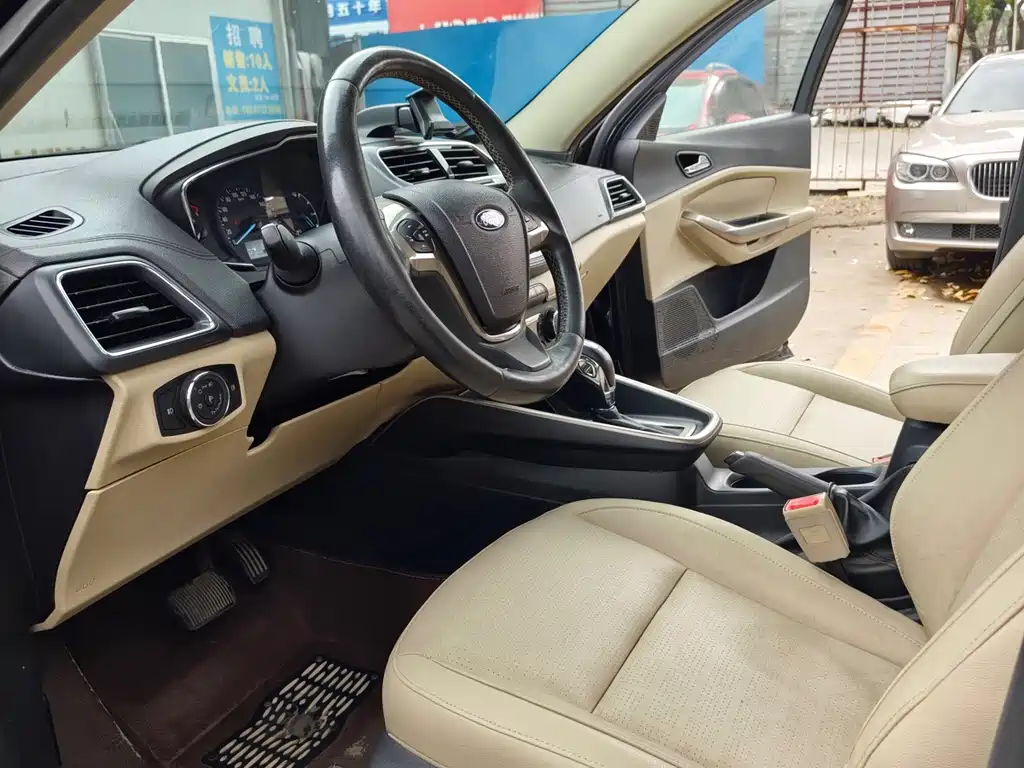 Ford Escort 2015 1.5L Automatic Fashion Edition