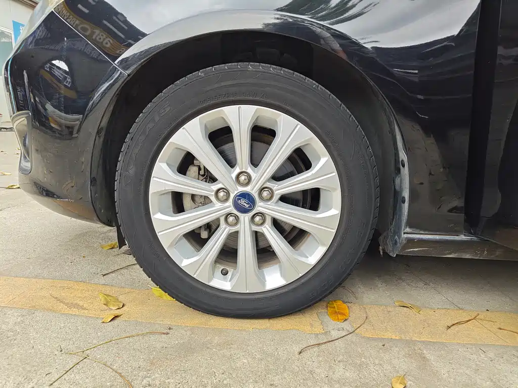Ford Escort 2015 1.5L Automatic Fashion Edition