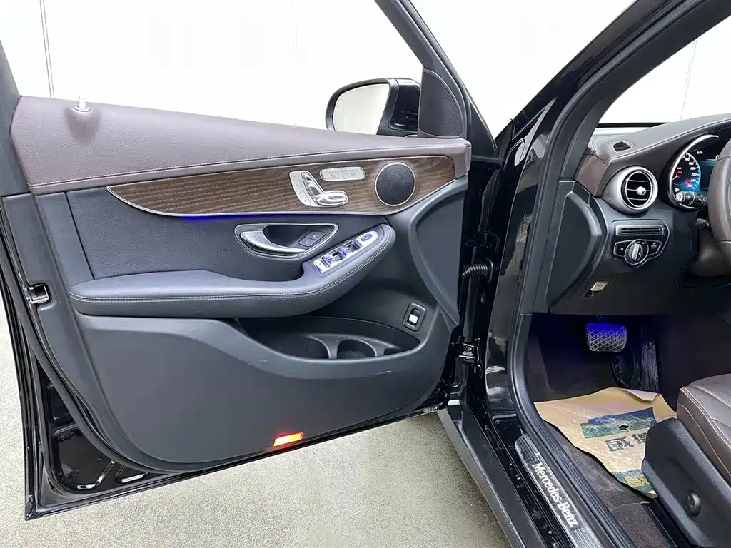 Mercedes-Benz GLC 260 L 4MATIC Luxury 2021