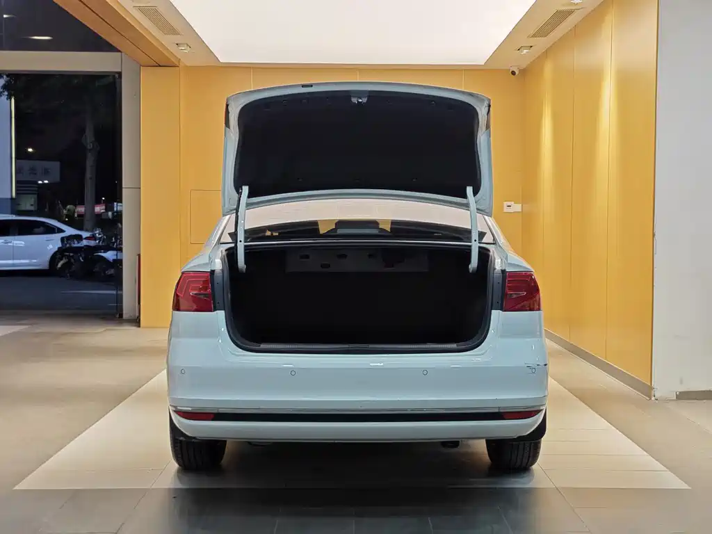 Bora 2018 1.5L Automatic Comfort