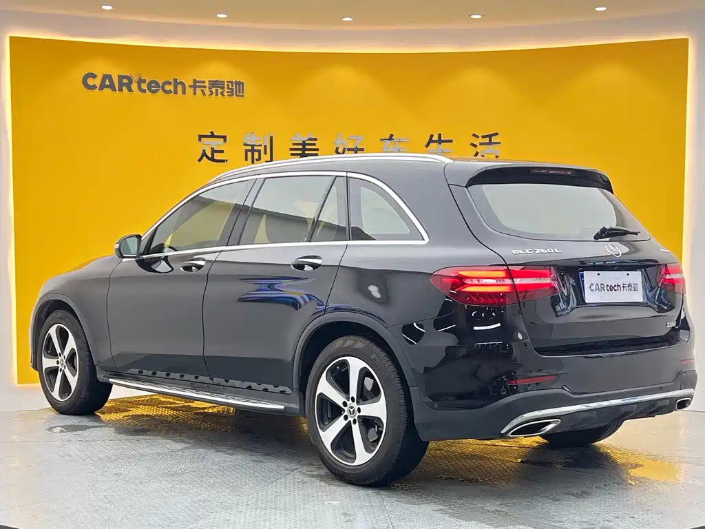 Mercedes-Benz GLC 260 4MATIC Luxury (2019)