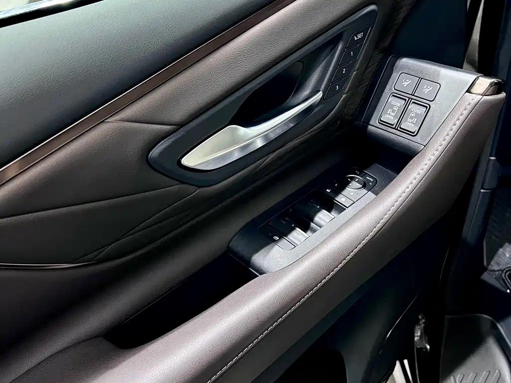 Toyota Alphard 2024 Hybrid 2.5L Executive Lounge