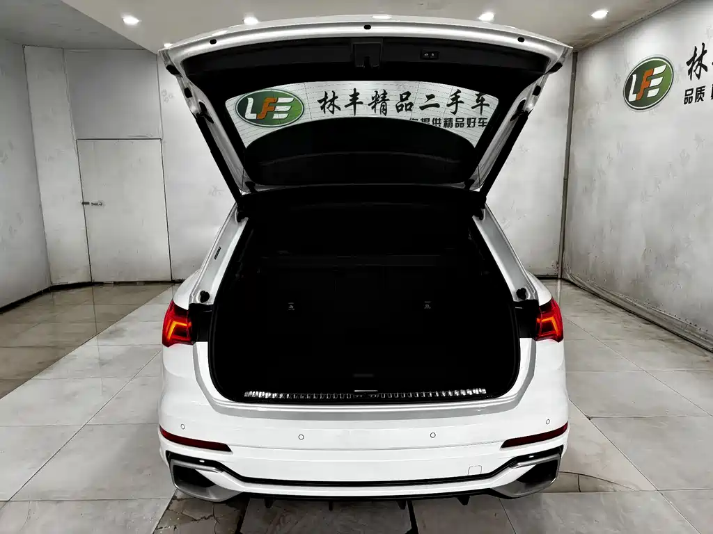 Audi Q3 2024 40 TFSI Fashion Dynamic Edition