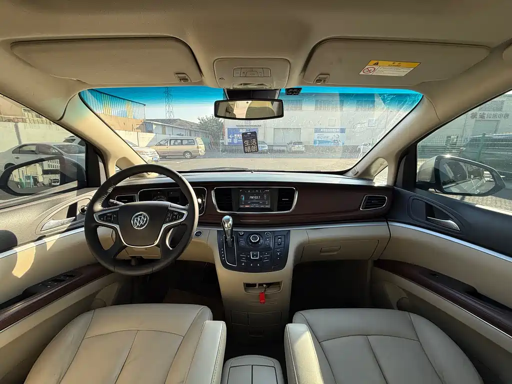 Buick GL8 2017 25S Luxury China V