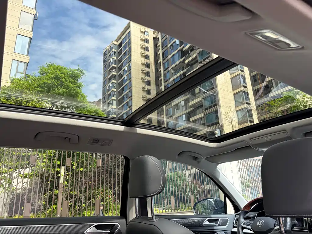 Volkswagen Tiguan L 2024