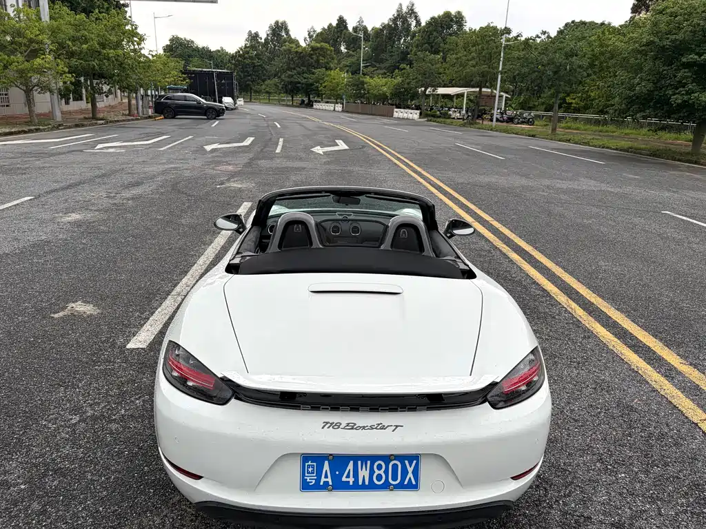 Porsche 718 Boxster T 2.0T