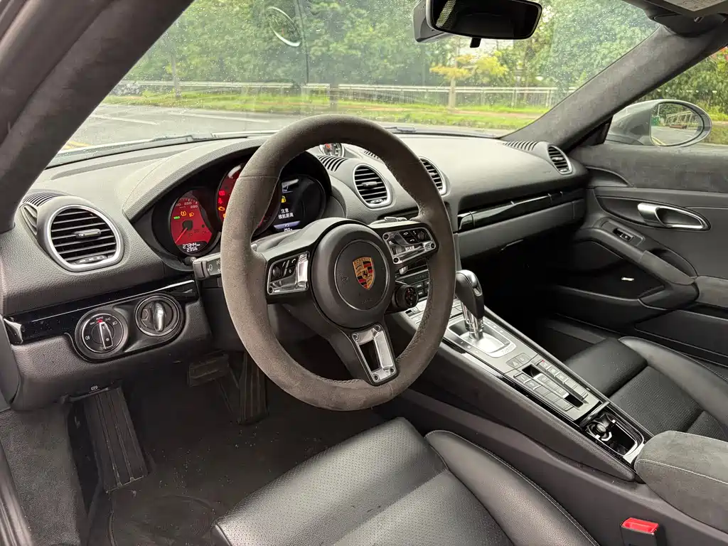 Porsche 718 Boxster T 2.0T