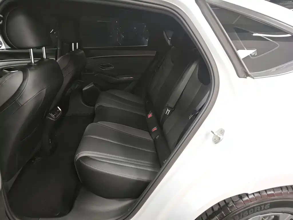 Qin L 2024 DM-i 80KM Leading Edition