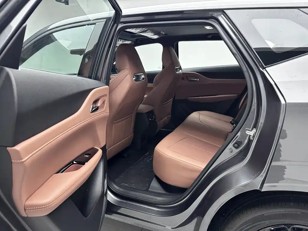 Changan UNI-Z 2024 PHEV iDD 125km Leading Edition