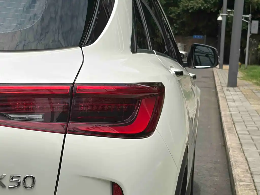 Infiniti QX50 2018 2.0T FWD Fashion Edition