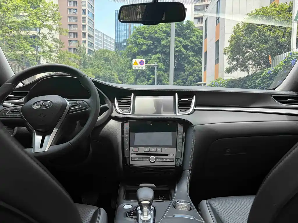 Infiniti QX50 2018 2.0T FWD Fashion Edition