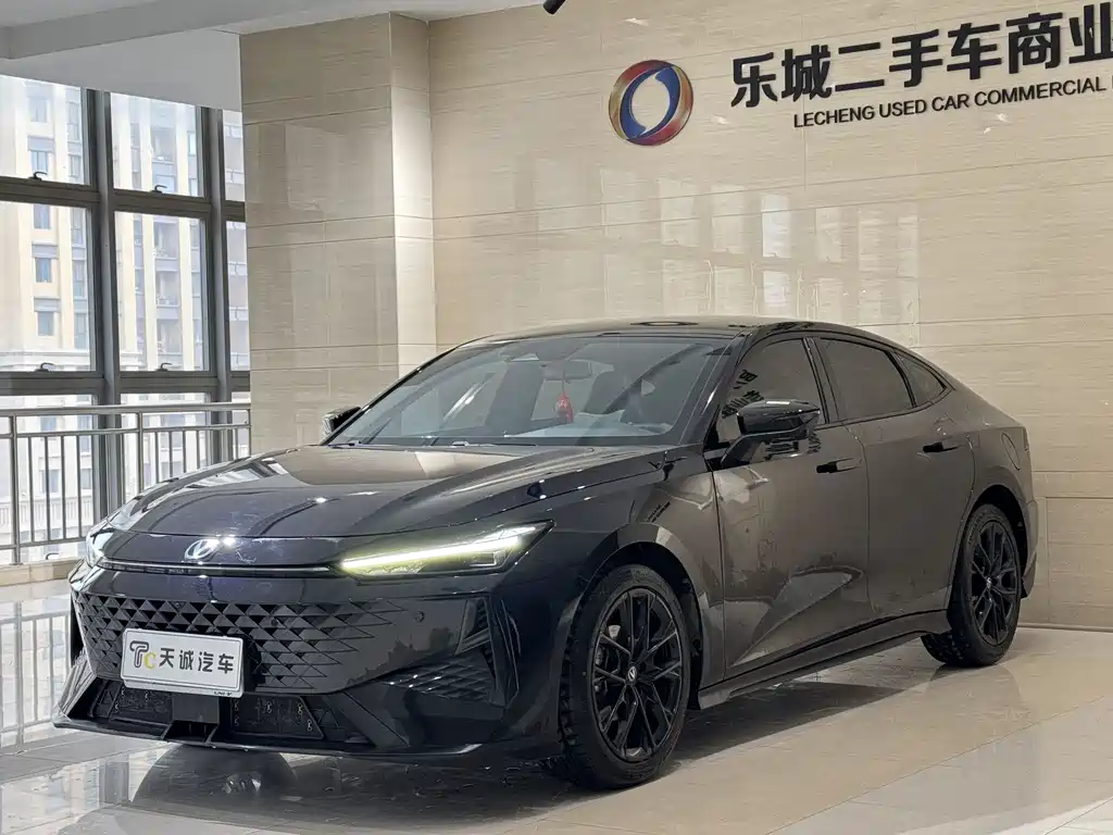 Changan UNI-V 2024 1.5T Prestige