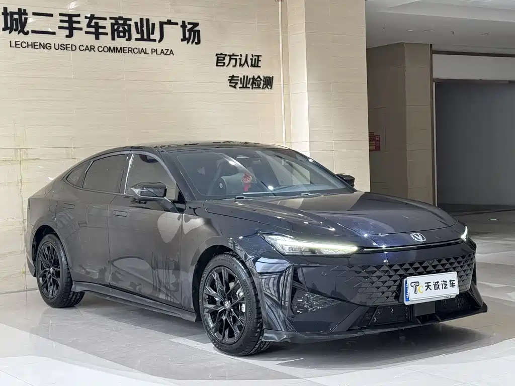Changan UNI-V 2024 1.5T Prestige