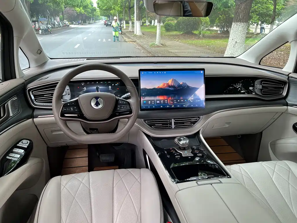Denza D9 2022 DM-i 970 AWD Flagship