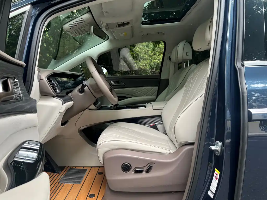 Denza D9 2022 DM-i 970 AWD Flagship