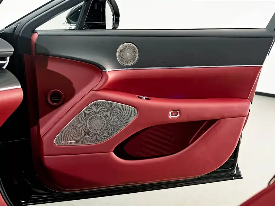 Voyah Zhuiguang L 2026 AWD Ultra
