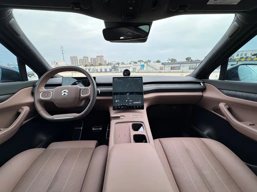 NIO ES8 2023 75kWh Executive Edition