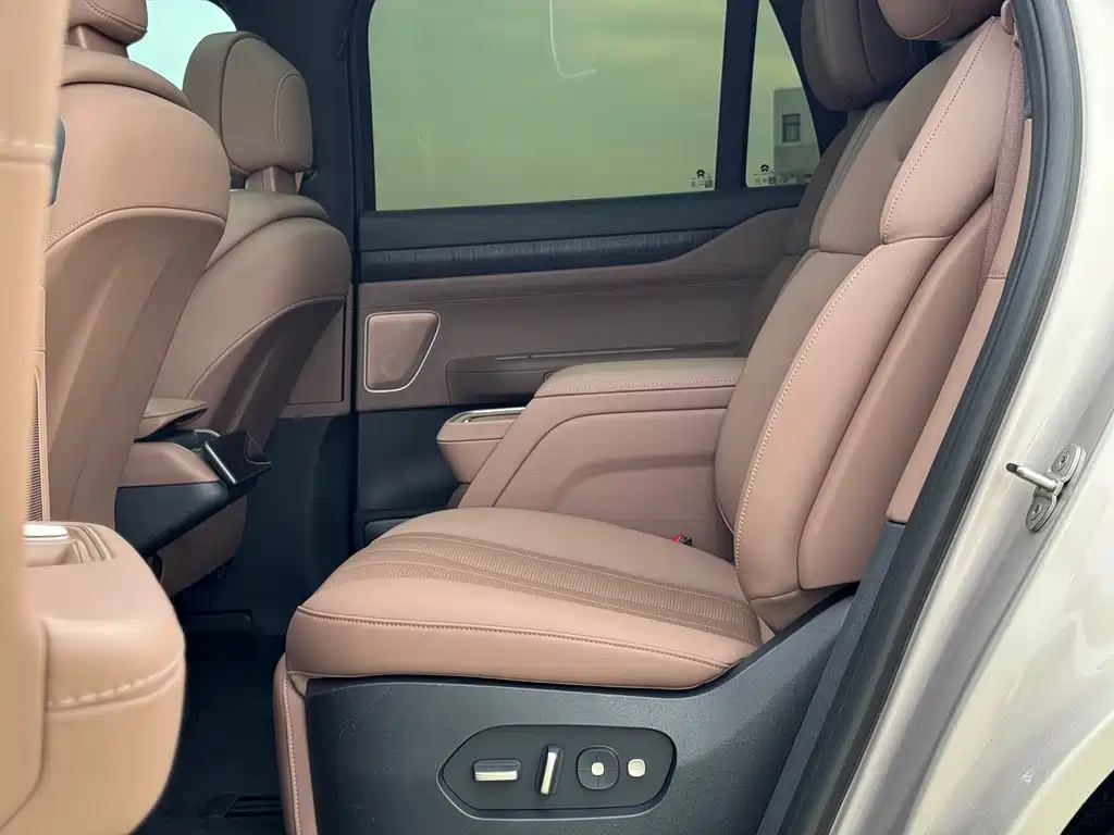 NIO ES8 2023 75kWh Executive Edition